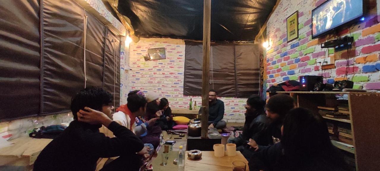 La Siesta India Manali Hostel ภายนอก รูปภาพ