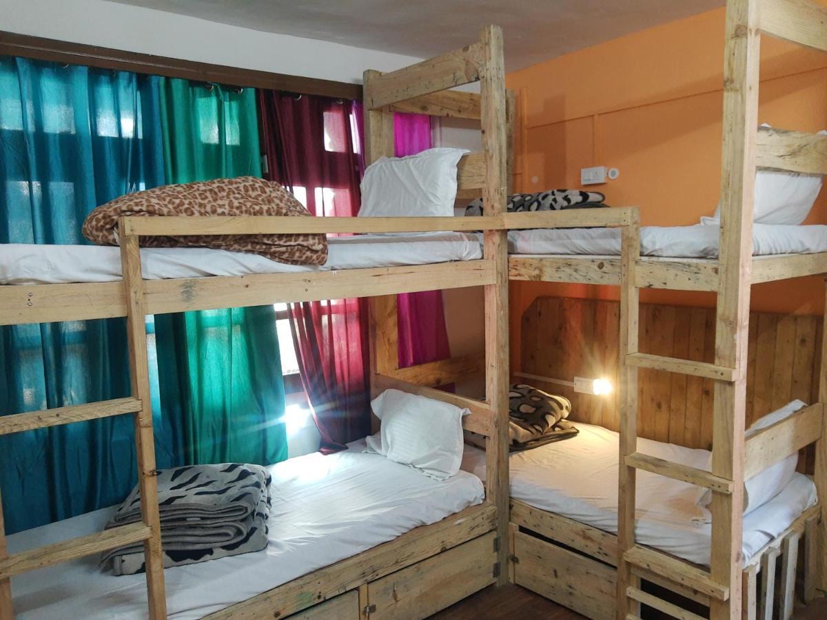 La Siesta India Manali Hostel ภายนอก รูปภาพ